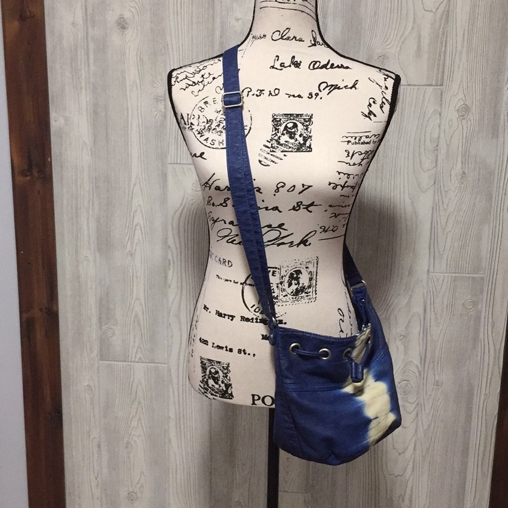Blue and white tie dye cross body purse!
